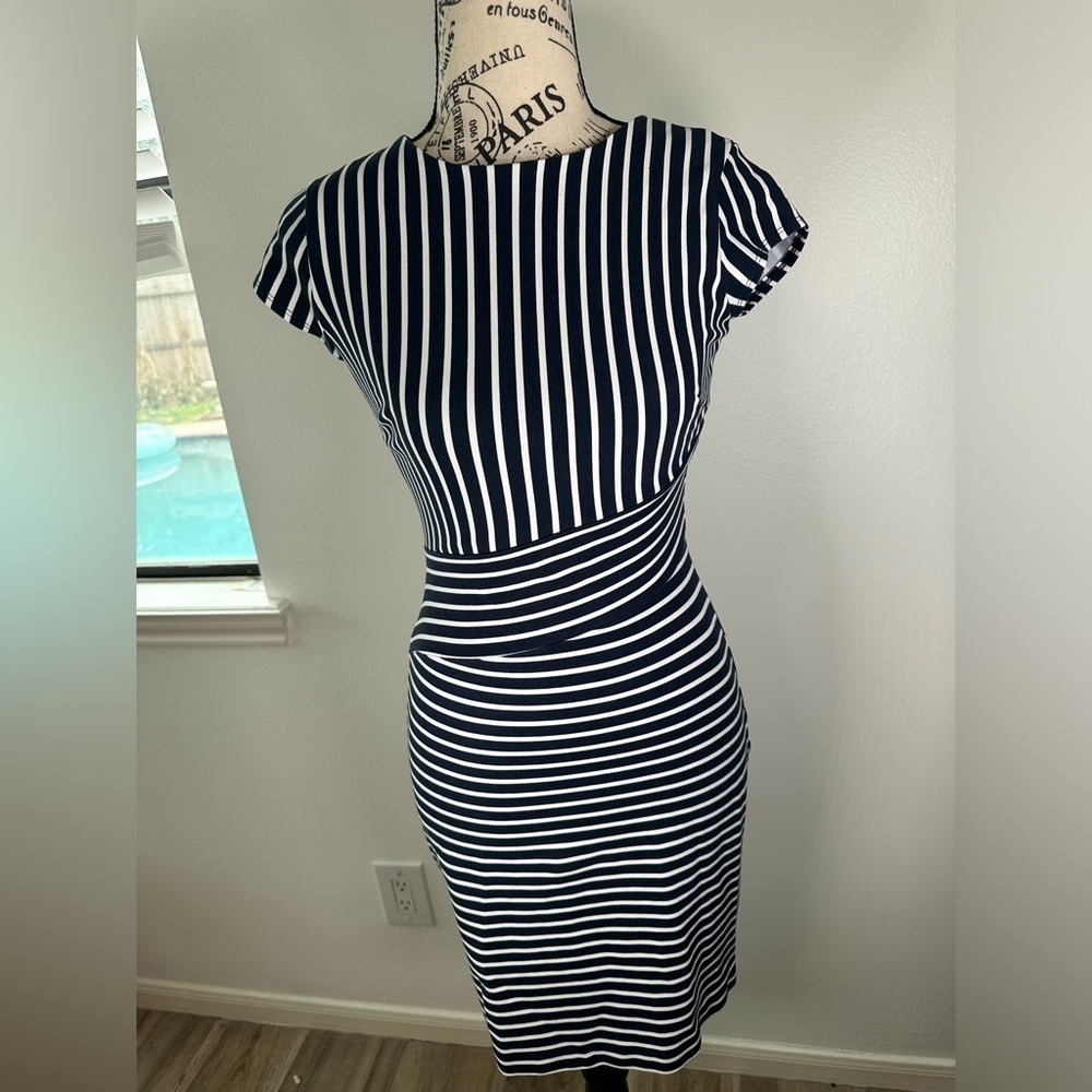Banana Republic Sheath Dress Sz 00P Navy Blue White Striped Cap Sleeve Ponte - Picture 3 of 10